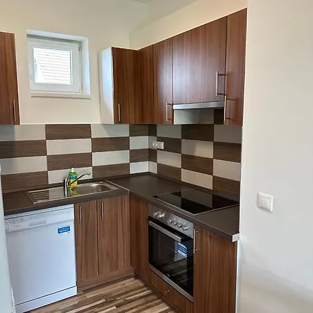 Διαμέρισμα Kehida Relax Apartmanhaz Kehidakustány
