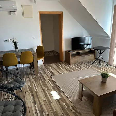 Kehida Relax Apartmanhaz Kehidakustany