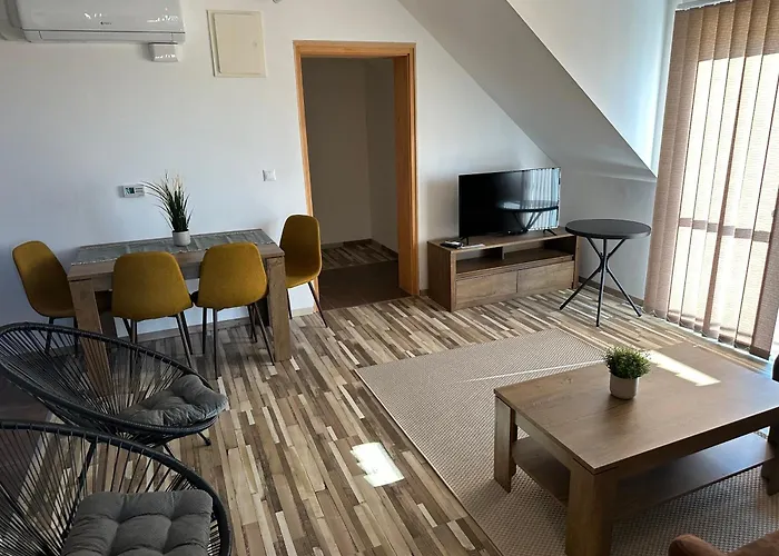 Kehida Relax Apartmanhaz Кехидакустани
