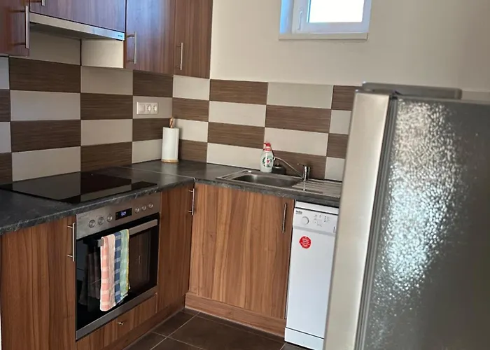 Kehida Relax Apartmanhaz Кехидакустани